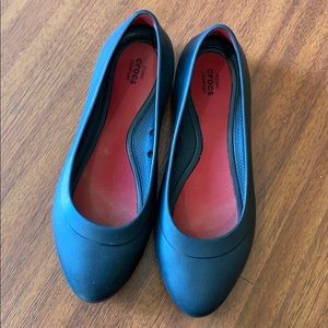 Women’s crocs size 8 flats black